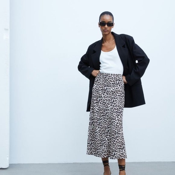 H&M leopard skirt size 4 - Picture 2 of 3